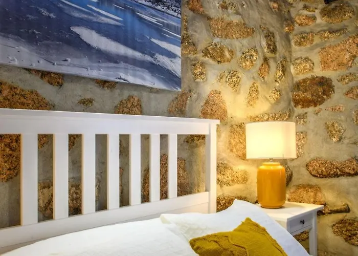 Casa Leonor Sabugueiro (Guarda)